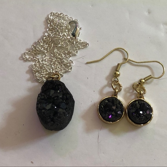- Black Druzy Quartz Cluster Pendant & earrings. - Picture 1 of 3